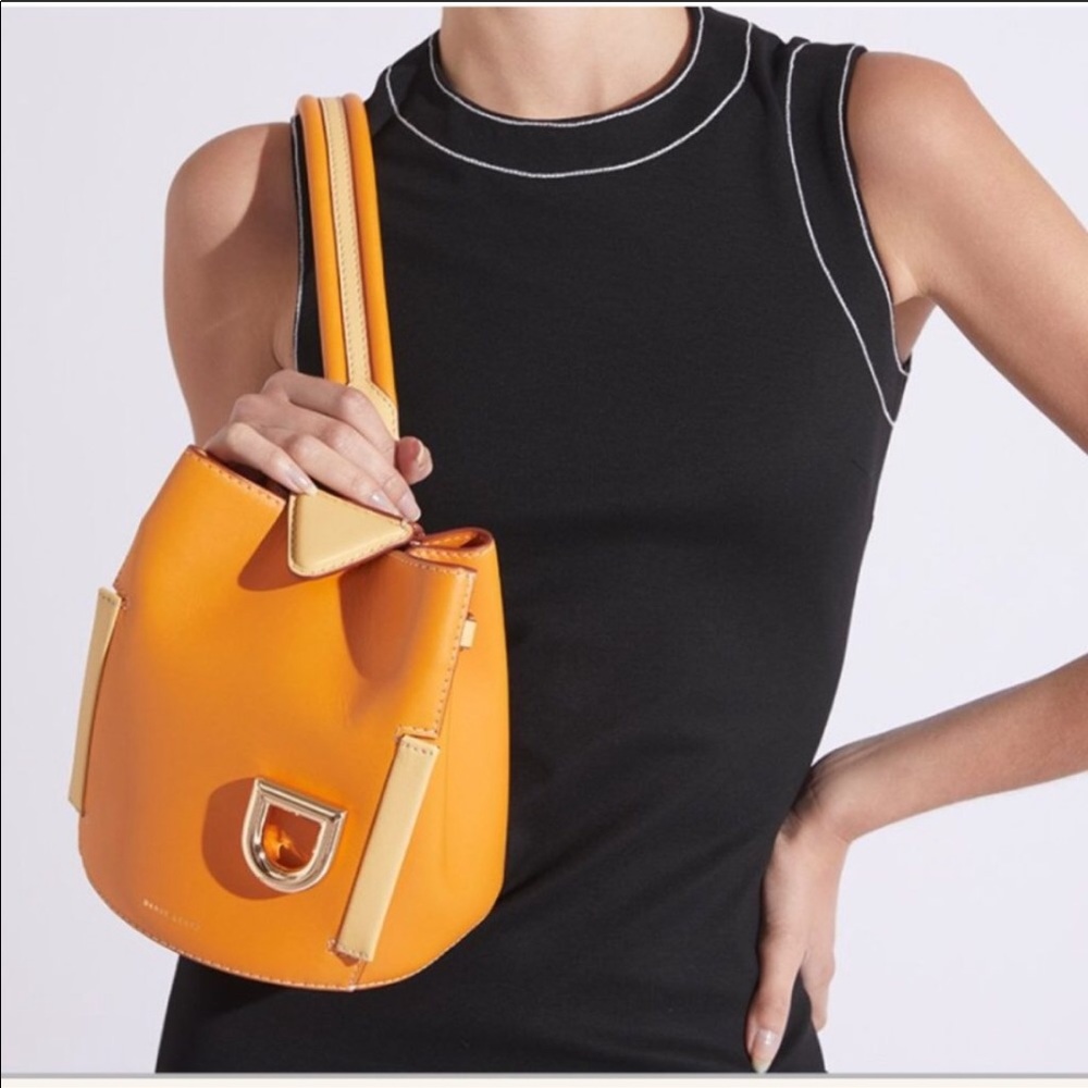 SOLD Danse lente josh bucket leather shoulder bag
